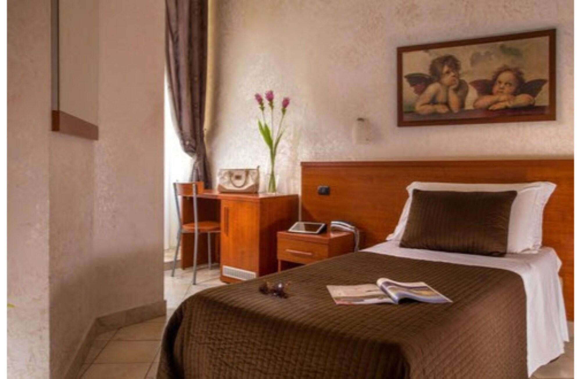 Hotel Ciao Roma Esterno foto
