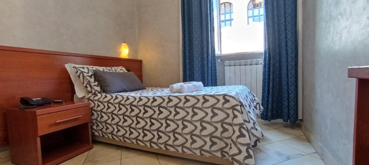 Hotel Ciao Roma Esterno foto