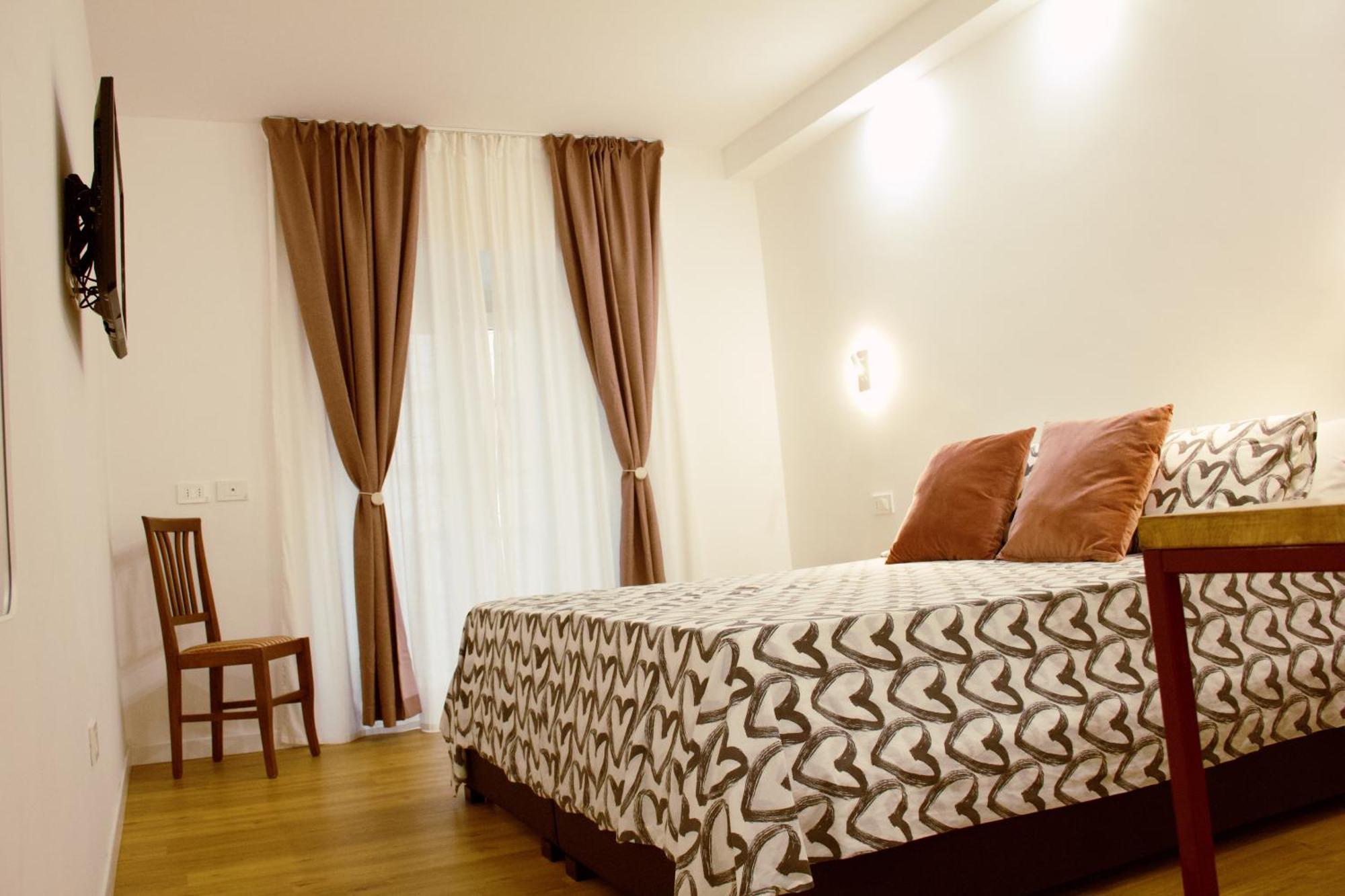 Hotel Ciao Roma Esterno foto