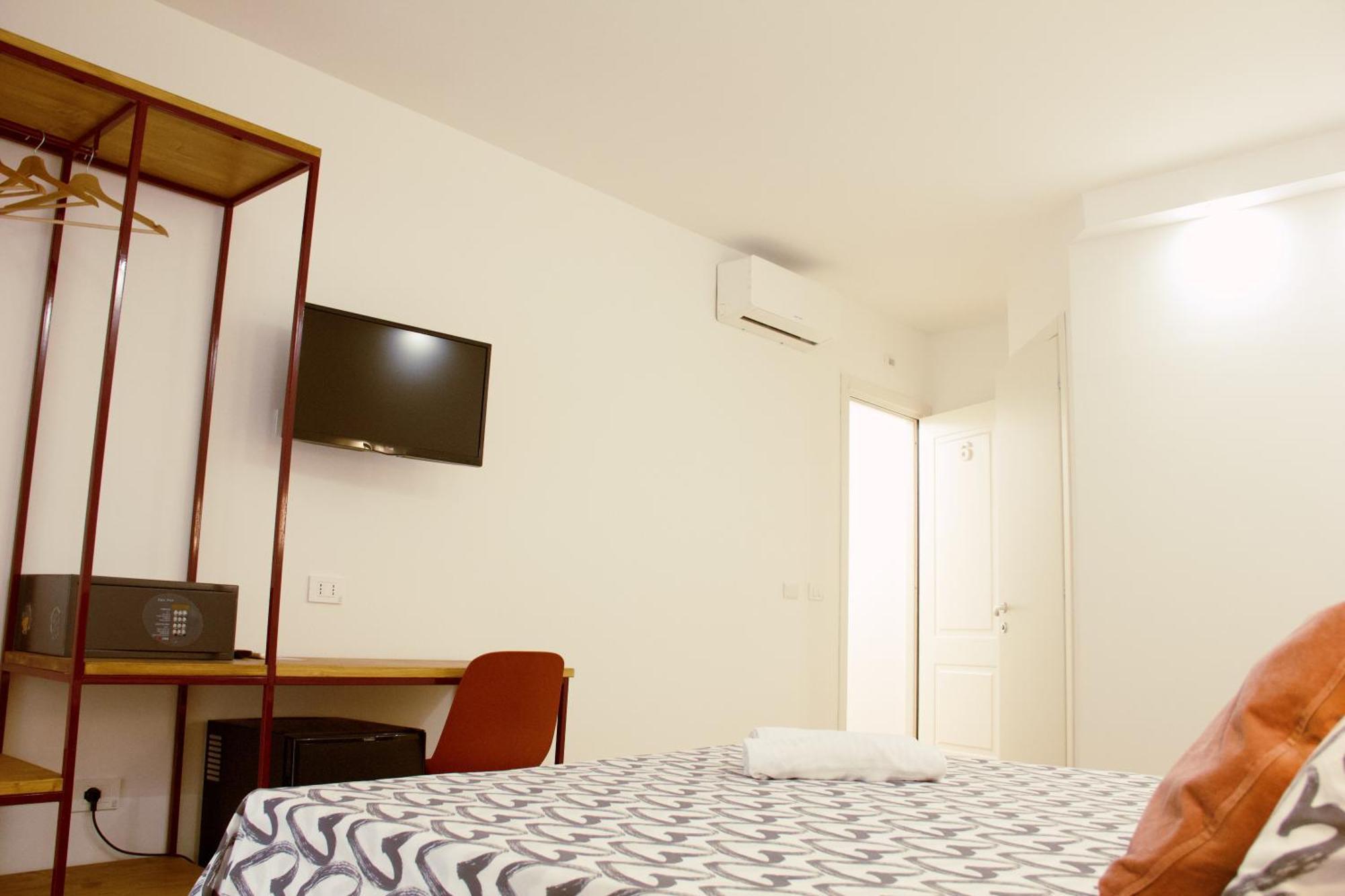 Hotel Ciao Roma Esterno foto
