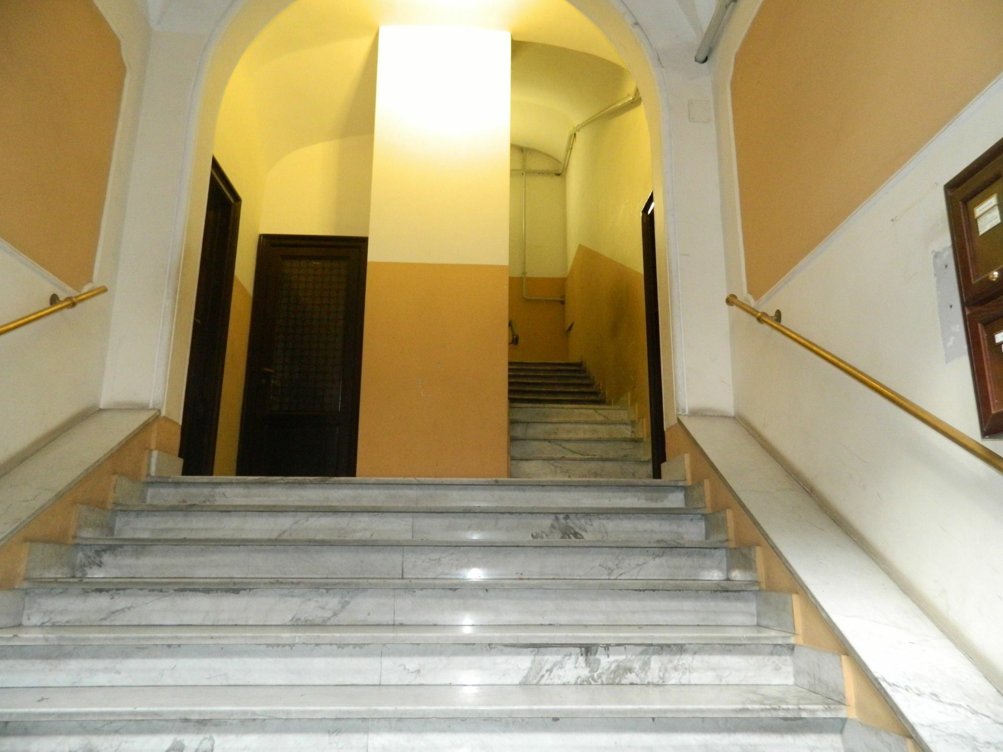 Hotel Ciao Roma Esterno foto